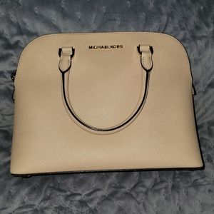 Michale Kors cream purse